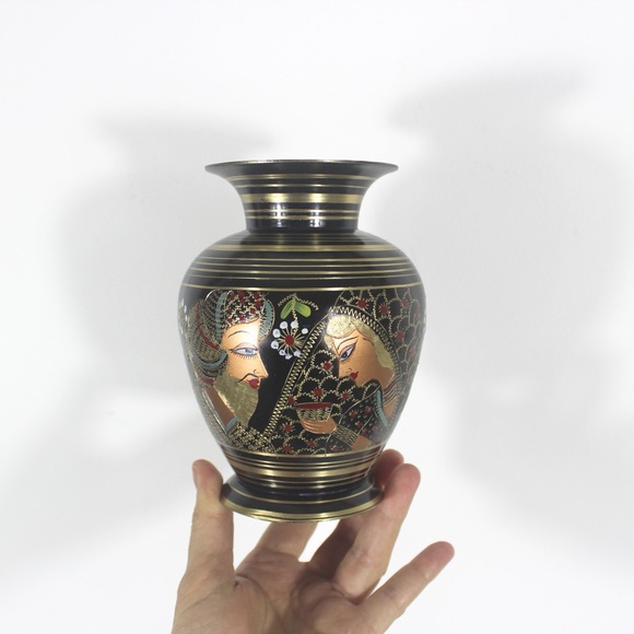 Vintage Blackened Painted and Etched Brass Vase, Indian Wedding Couple - Picture 3 of 9